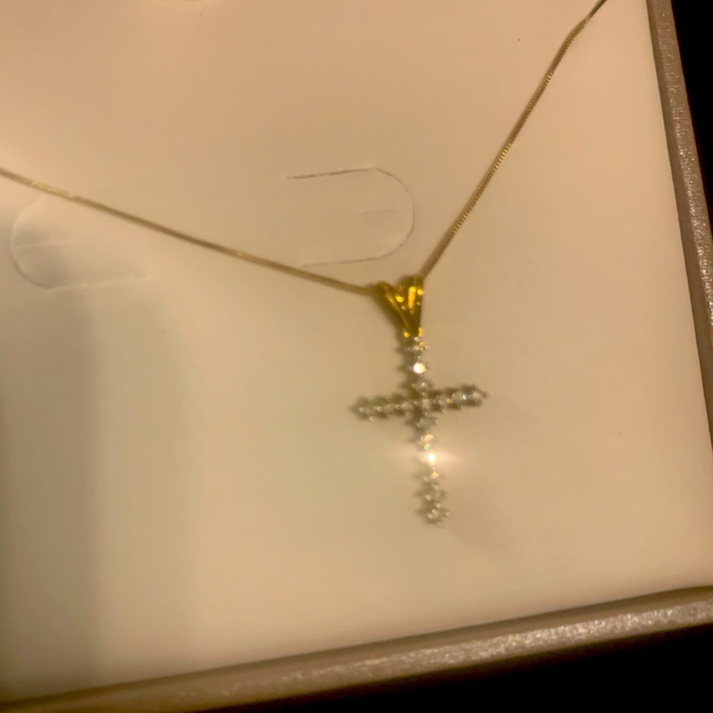 10 karat gold 1/10 diamond total weight Cross